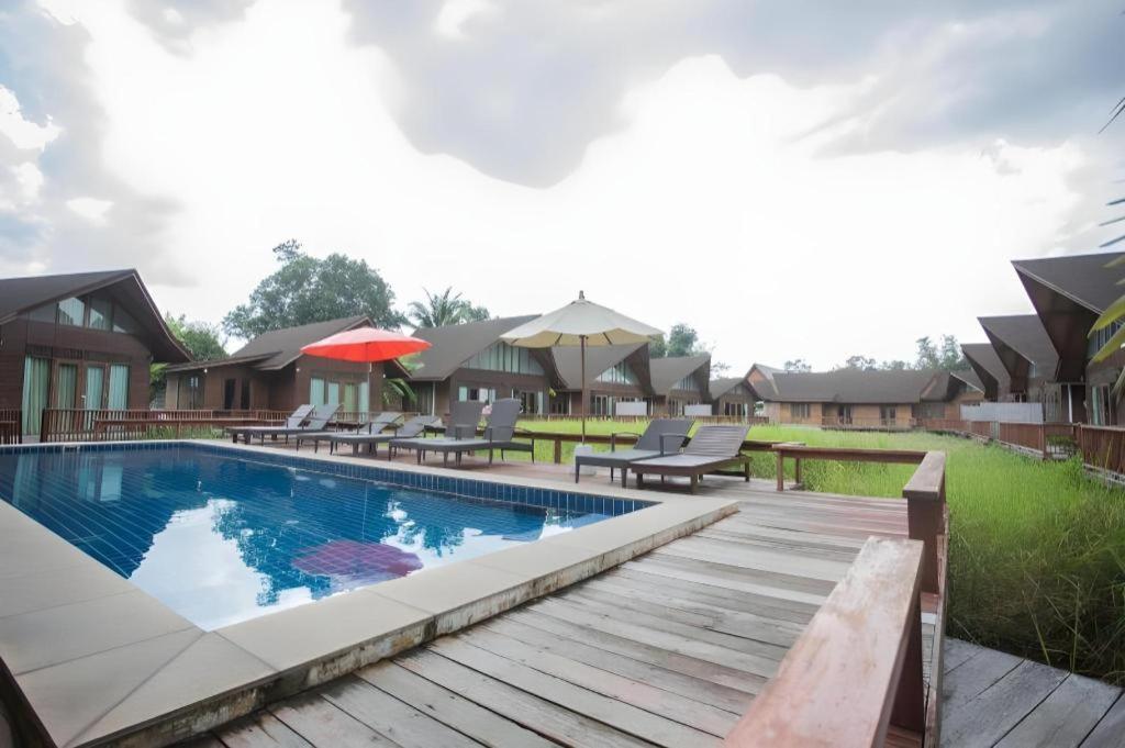 100 Islands Resort & Spa Surat Thani Exterior foto